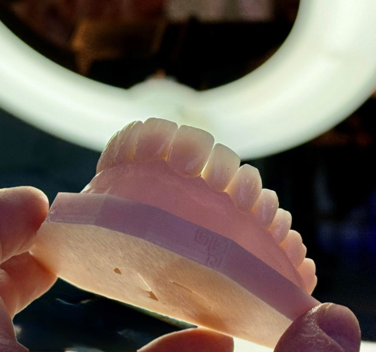 Sempre al sicuro: scegliere oggi la giusta tecnologia di produzione dentale per il futuro